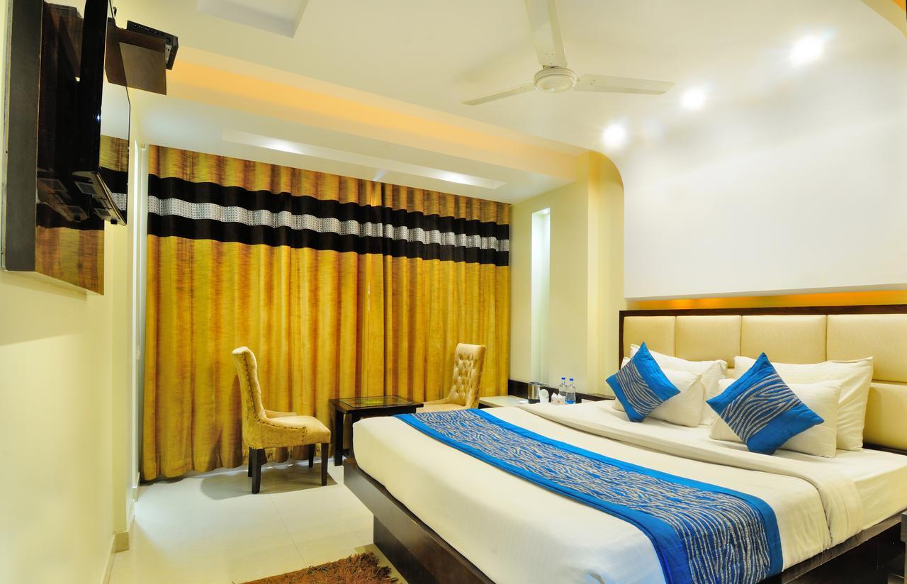 Hotel Sai Miracle - Luxury Living à New Delhi Extérieur photo
