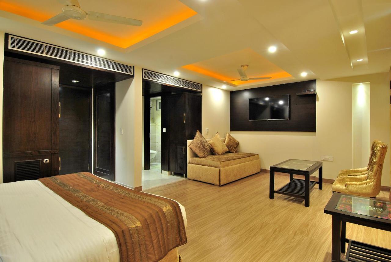 Hotel Sai Miracle - Luxury Living à New Delhi Extérieur photo